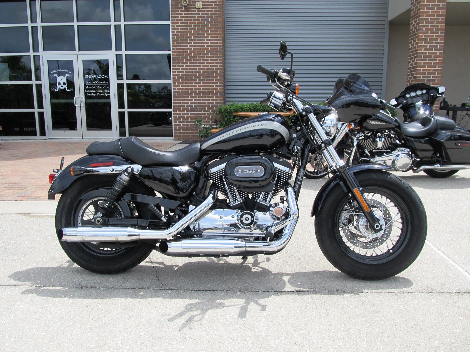 Pre Owned 2019 Harley Davidson Sportster 1200 Custom 