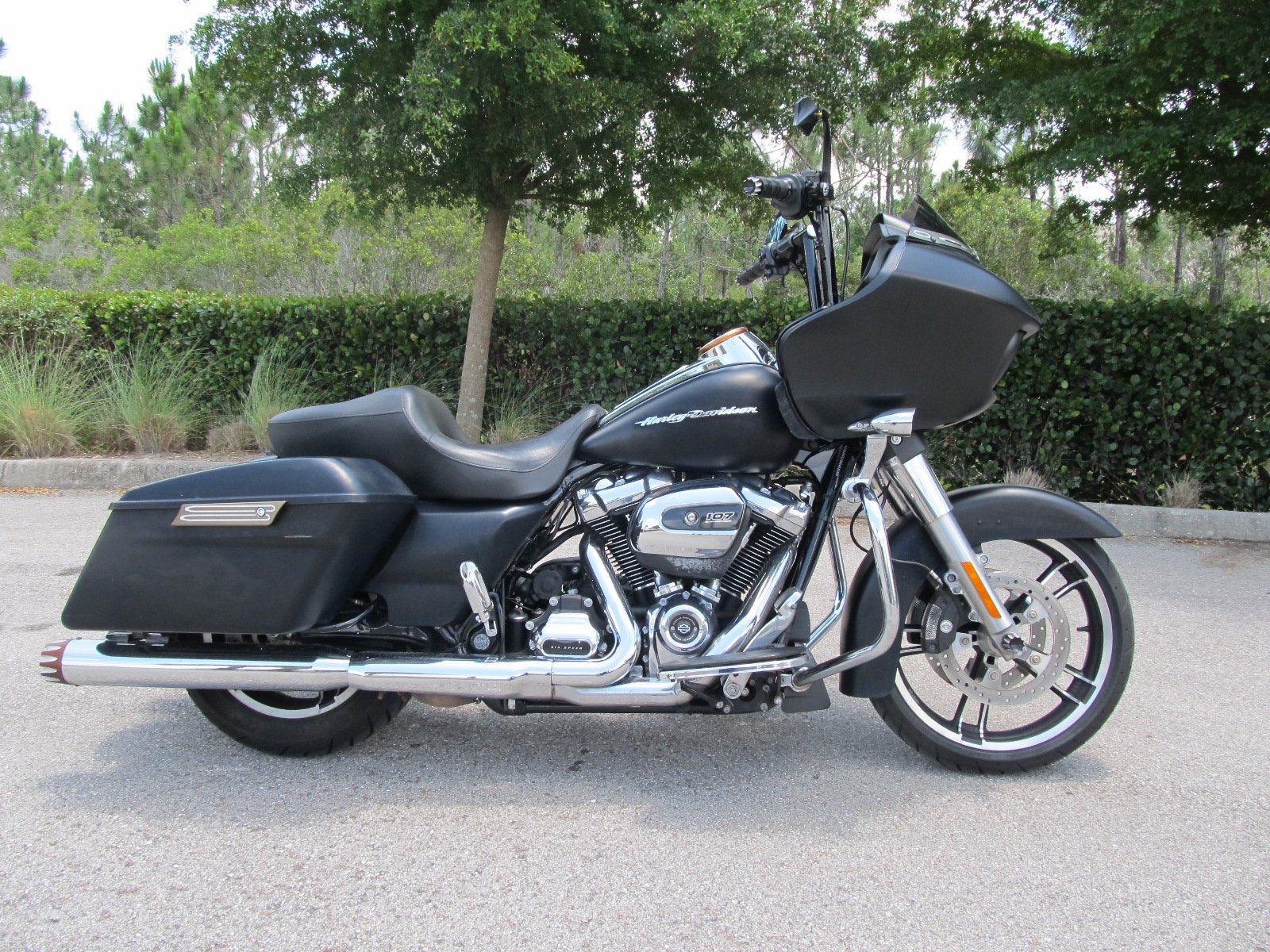 Pre-owned 2017 Harley-davidson Road Glide Special Fltrxs Touring In 