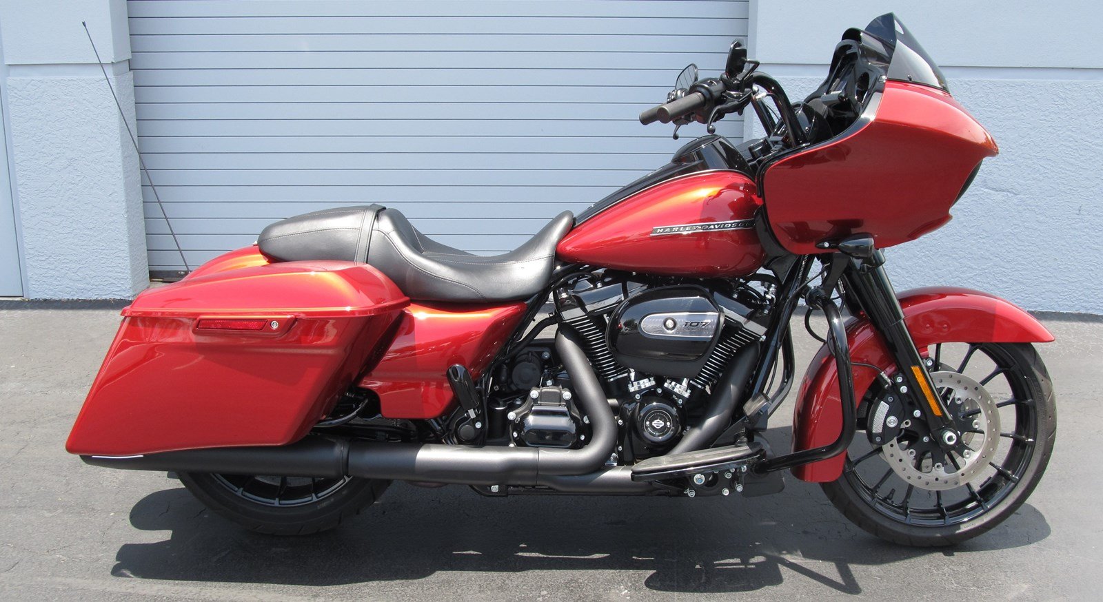 Pre-owned 2018 Harley-davidson Road Glide Special Fltrxs Touring In 